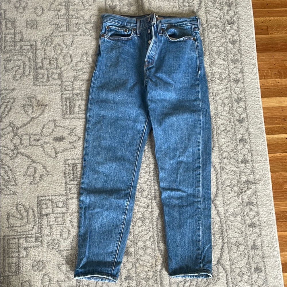 Levi Wedgie Jeans Sz 28